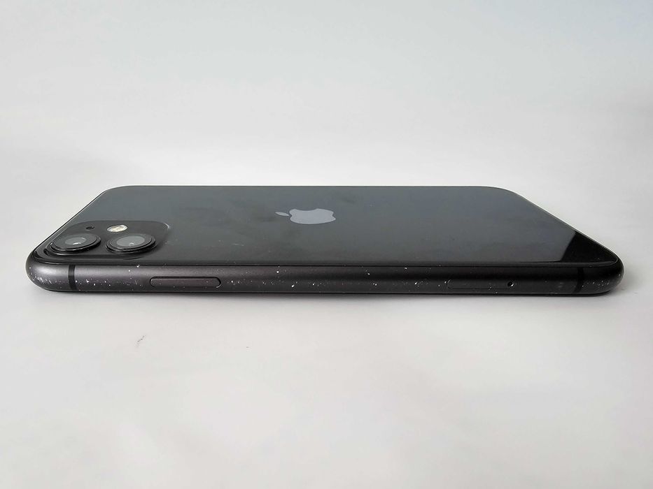 Iphone 11 64GB. Muito bom.