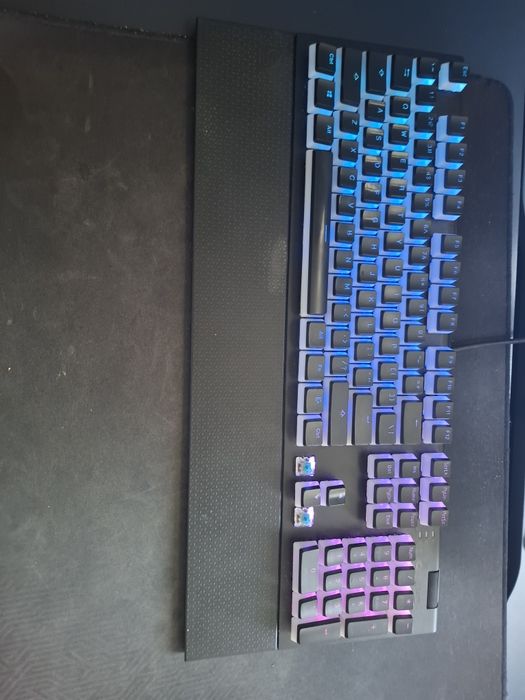 Klawiatura SPC Gear GK650K w wersji Pudding RGB.