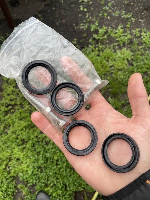 Сальніки на вилку минск