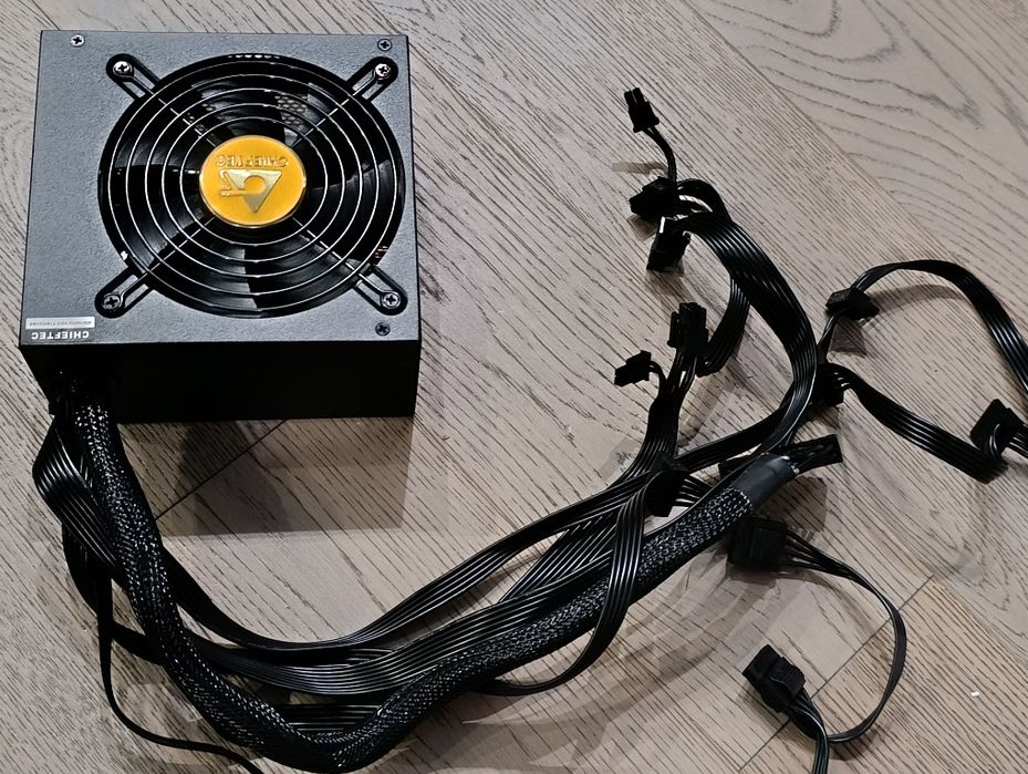 Блок живлення Chieftec Proton 600W