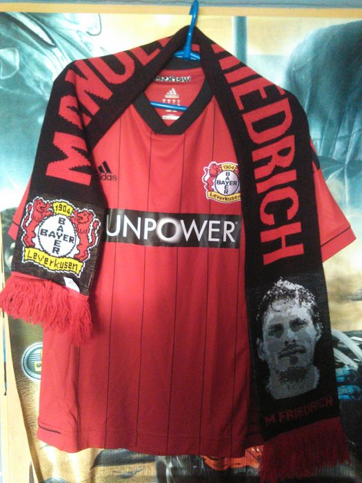 Bayer Leverkusen +szalik