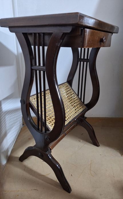 Mesa de telefone vintage