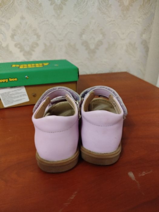 Босоніжки для дівчинки 27 розмір