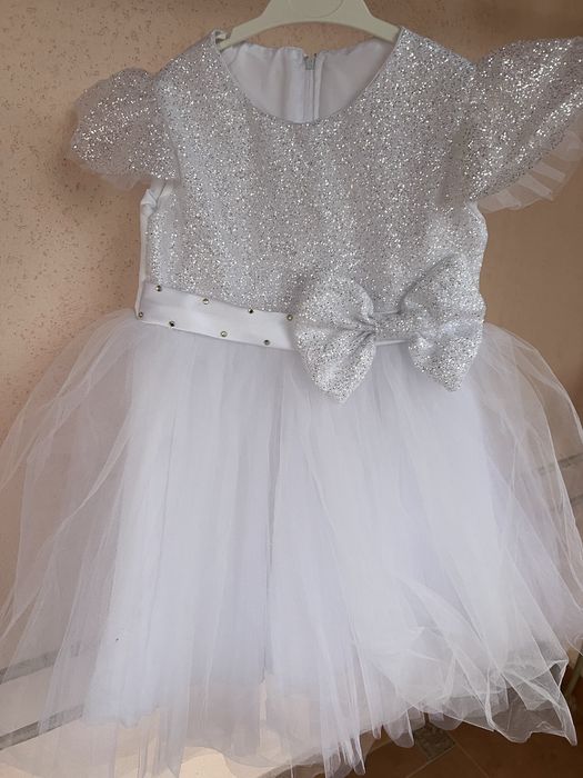 Біле платтячко для дівчинки