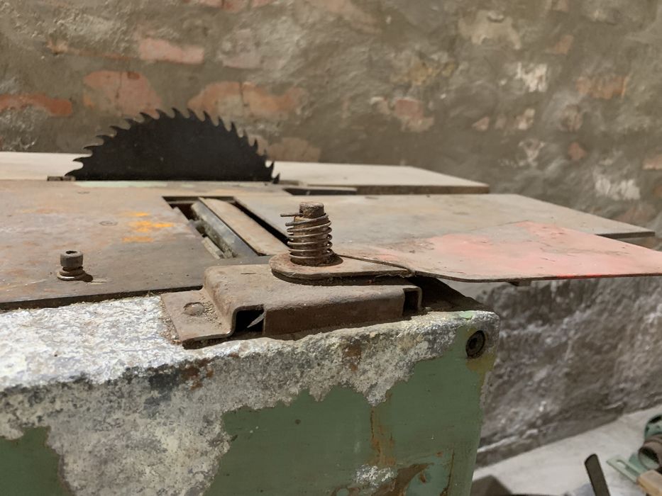 Продам станок деревообрабатывающий УНС в идеальном  состоянии