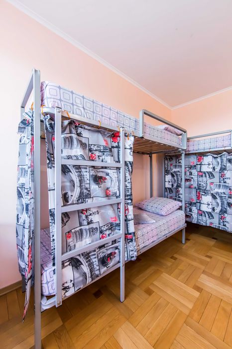 Шикарный хостел при свете, Оболонь, Героев Днепра, Дрим Таун.