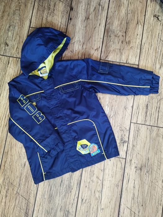 Ветровка фирменная на липучках на 3-4 года