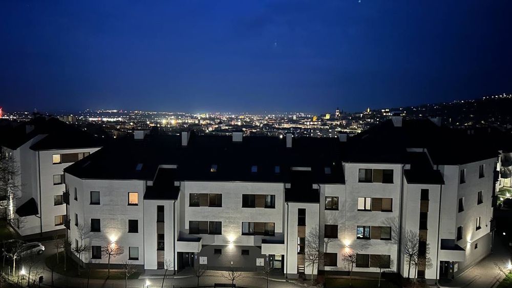 Do wynajęcia nowoczesne mieszkanie z dużym balkonem Sunset Park Przemyśl | Здається сучасна квартира з великим балконом.