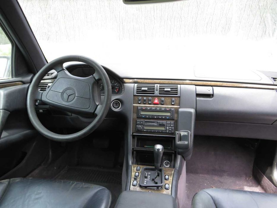 Mercedes E230 2.3 de 1997 - Peças Usadas