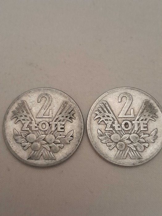 Sprzedam 2 szt monety 2 zł JAGODA z 1958r. b z m PRL