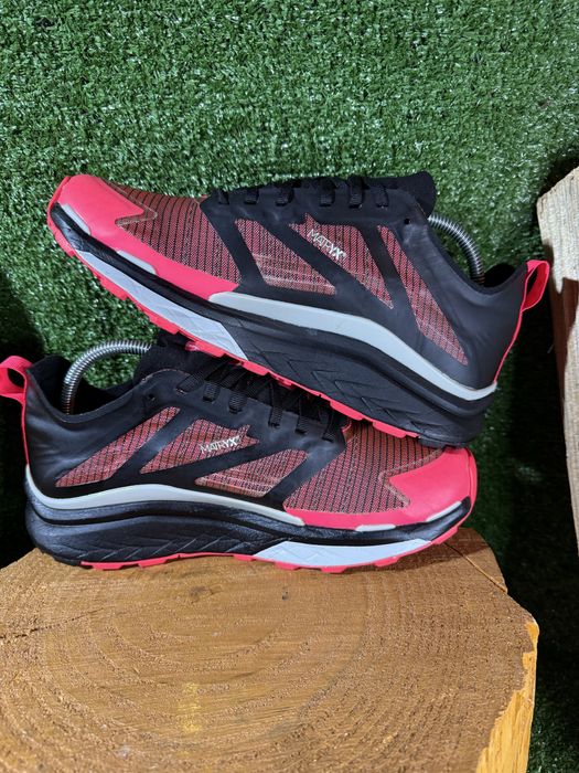 The North Face Vectiv Matrix