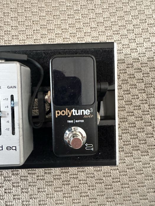 Pedalboard completa com pedais de guitarra