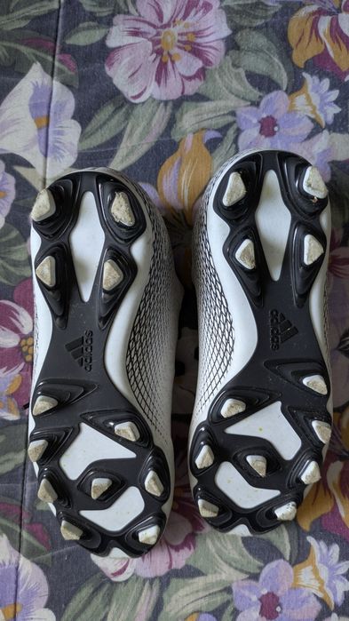 Chuteiras criança Adidas tamanho 33