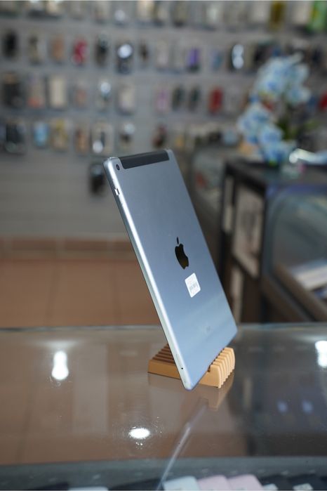 iPad 2018 32GB Space LTE