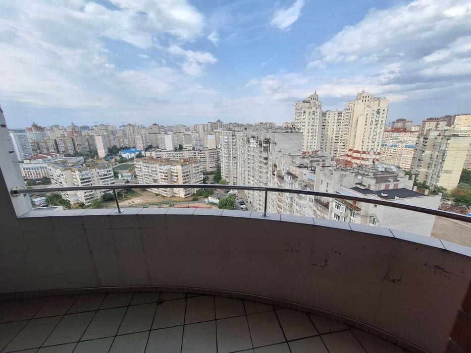 Продам 3-кімнатну квартиру по вул. Срібнокільскій 14-А, Позняки.