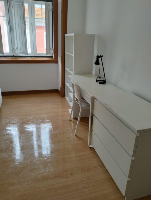Arrenda-se quarto