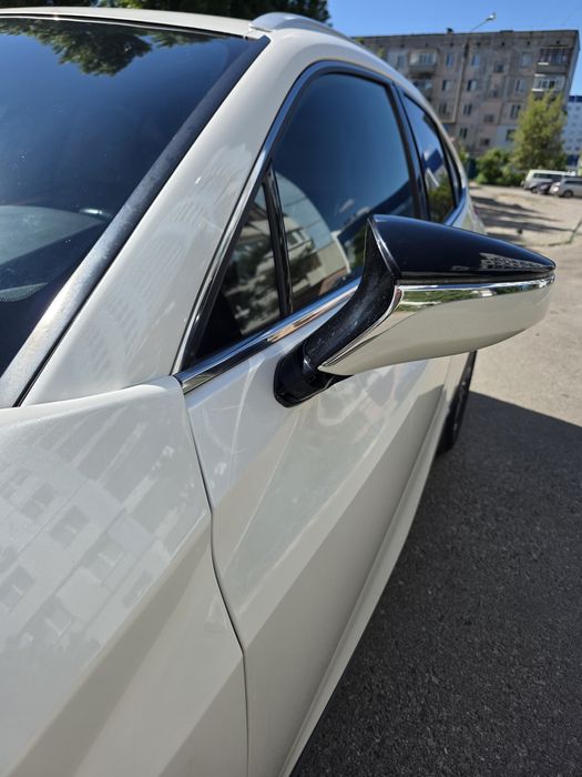 Продам Lexus UX  в ідеалі