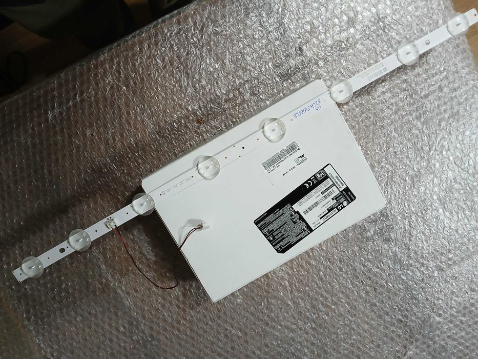 PEÇAS - TV LED 32" - LG 32LK510BPLD - com Ecrã Danificado!!