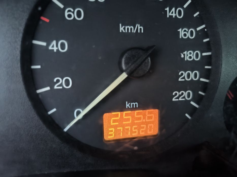 Opel Zafira продається