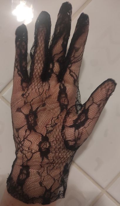 Кружевные перчатки