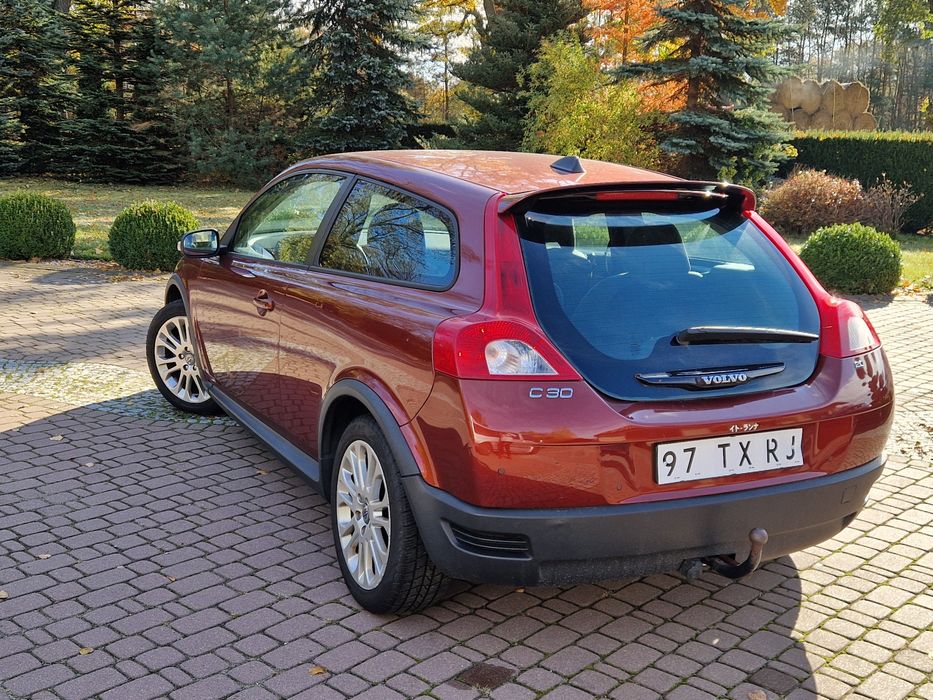Świeżo Sprowadzony, Oplacony