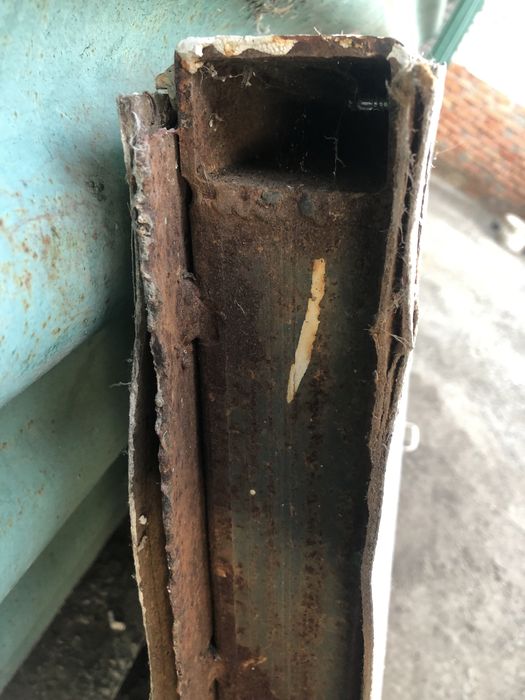 Железяки,дерев.оконные рамы,дверь вх.метал,двери межкомнатные, поддоны