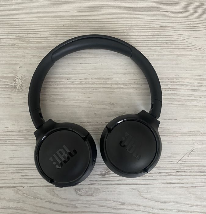 Безпроводні наушники JBL