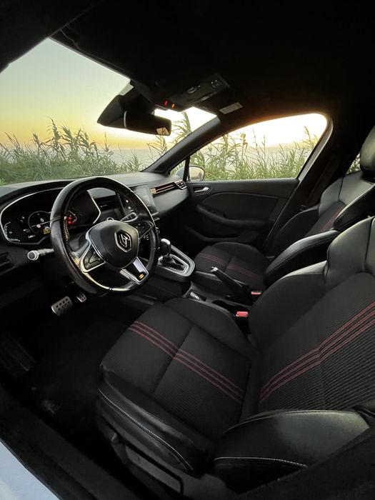 Renault Clio E-Tech Hibrid 140cv - ótimo estado