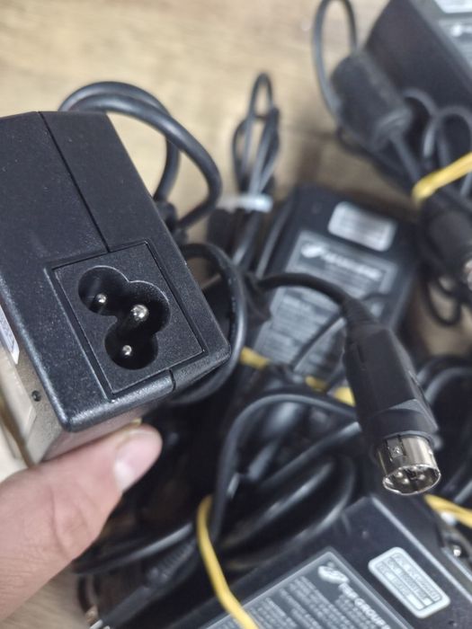 Зарядка зарядное блок живлення FSP 19v/4.7a 90w 4pin для POS терміналу