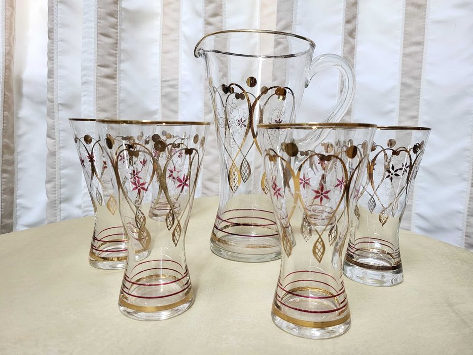 Conjunto de jarro e copos