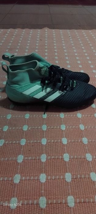 Chuteira Adidas como nova