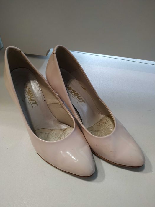 Sprzedam buty na obcasie