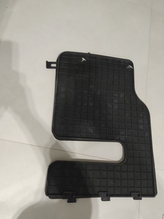 Dywaniki gumowe Mazda 5 3 rząd