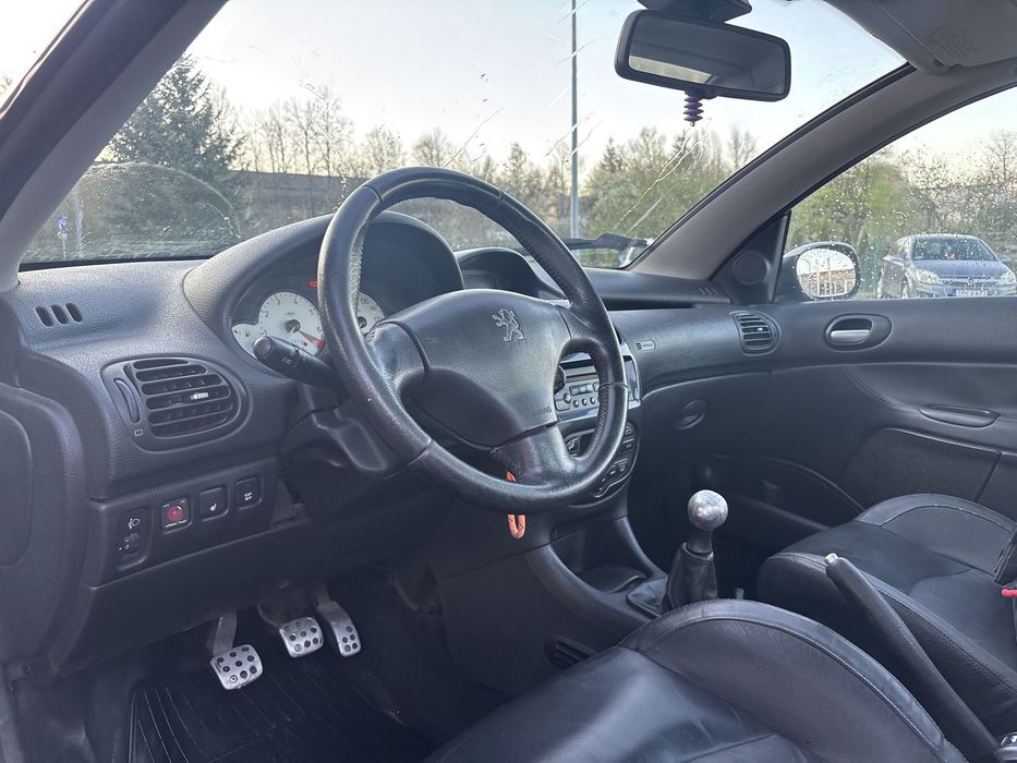 Peugeot 206CC 2004 1.6 108KM