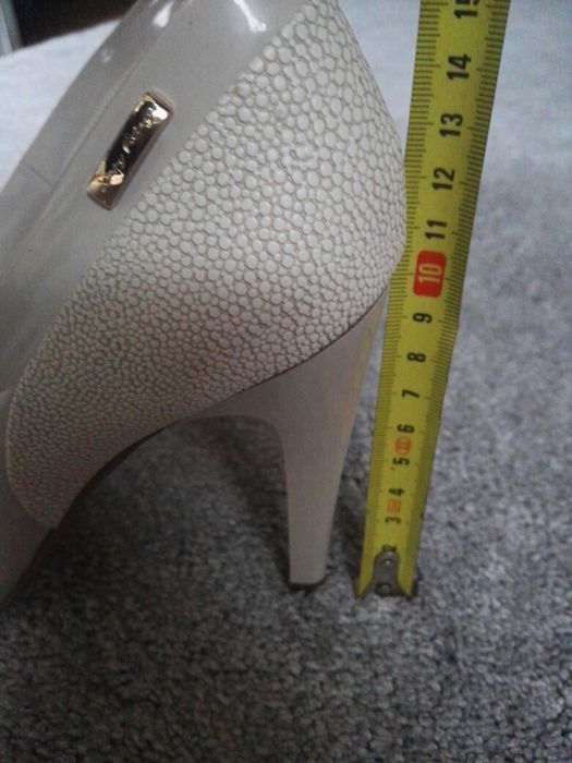 Buty Szpilki damskie kremowe Nowe - Rozm.38