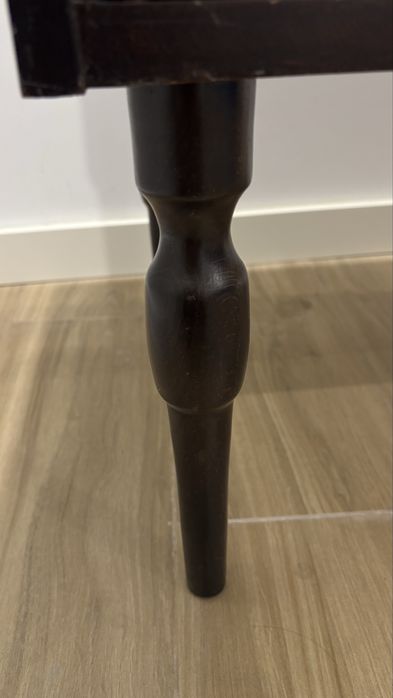 Armário em madeira e contra placado folheado