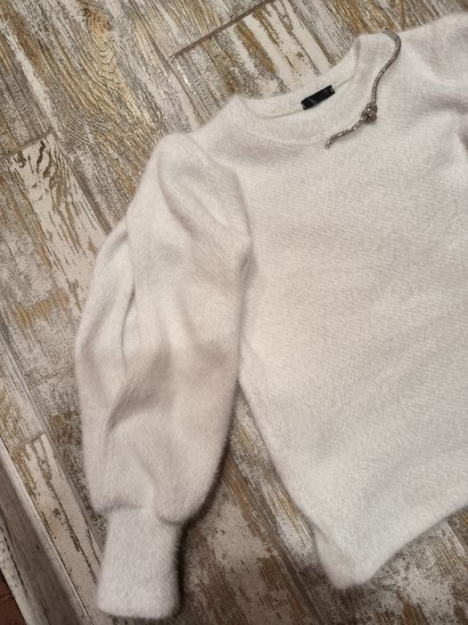 Стильна,нарядна,тепла кофта