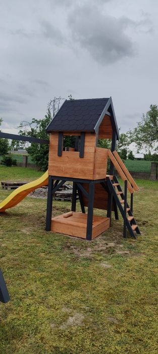 Plac zabaw model , domek dla dzieci