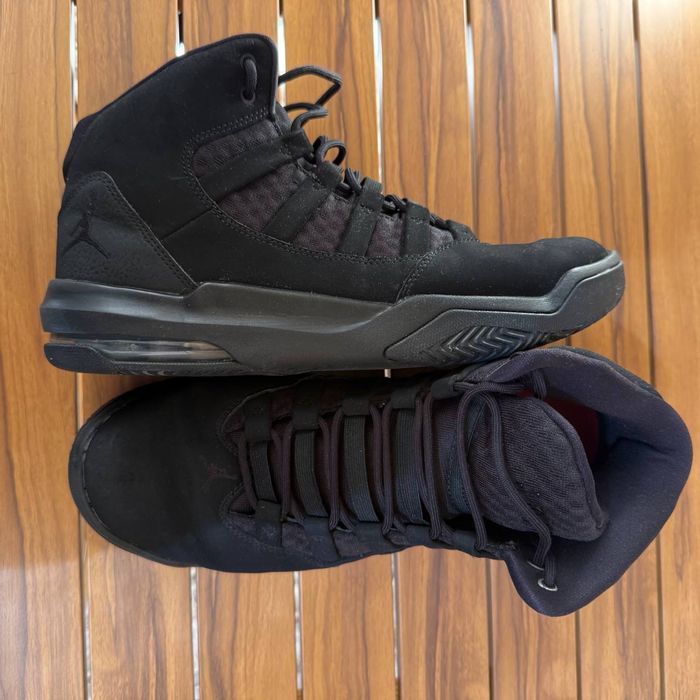 Jordan Max Aura чорні кросівки з нубуку 43 розмір