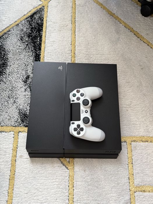 Konsola Playstation 4 /Ps4 1Tb + pad