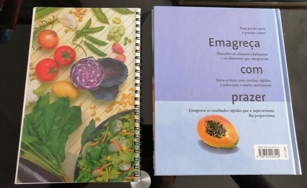 2 livros de receitas bom estado