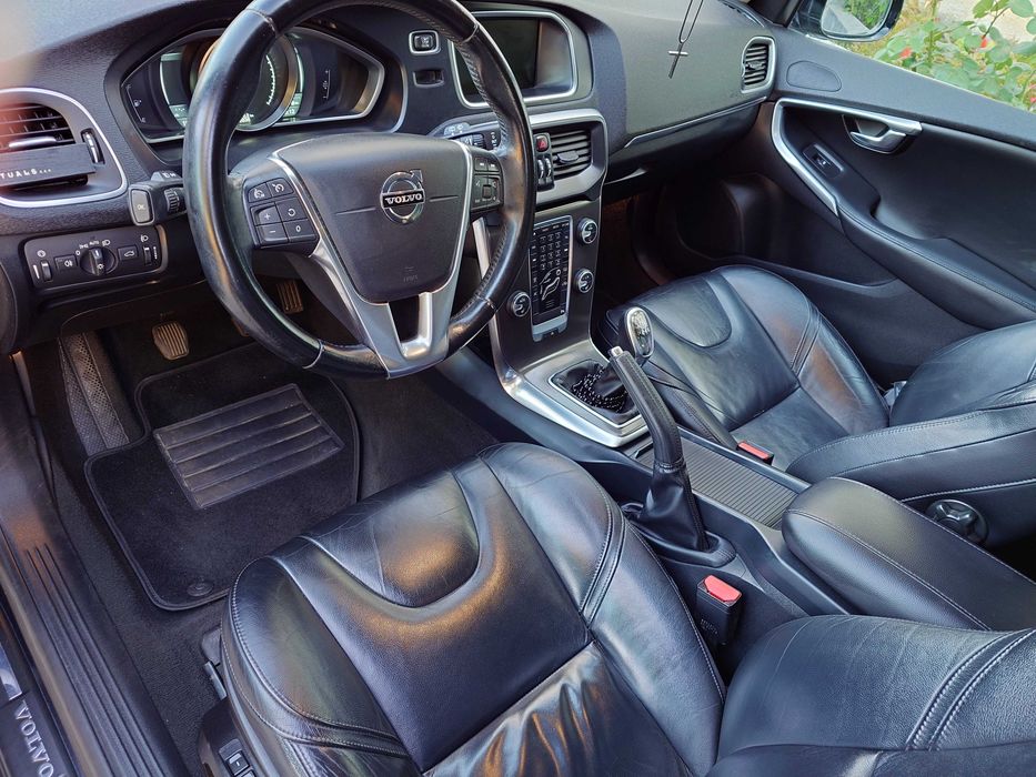 Volvo V40 1.6 Summon