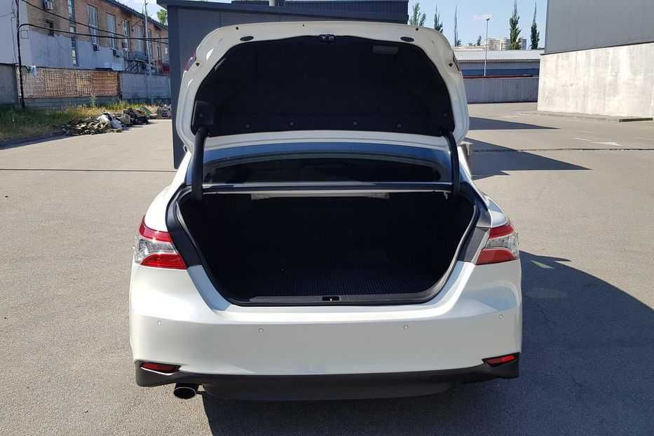 Продам Toyota Camry 2.5 L4 HYBRID (XV70, VIII) 2019