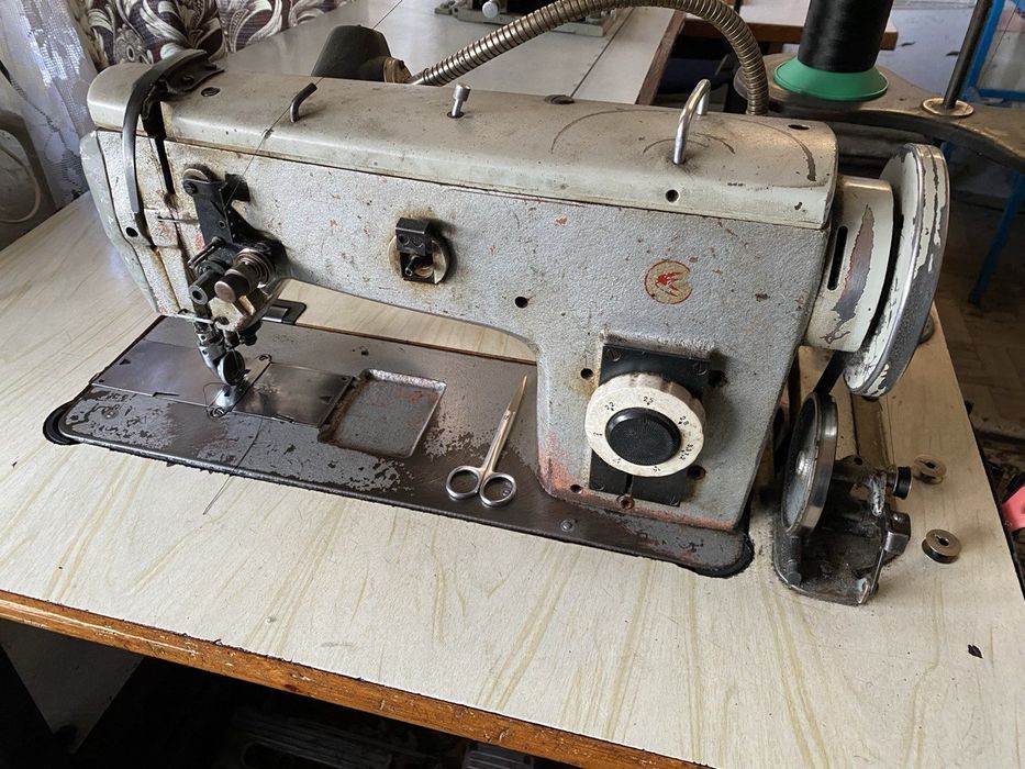 Швейна машинка 330