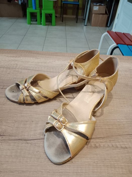ЧУДОВІ шкіряні черевичків для бальних танців 23,5 см