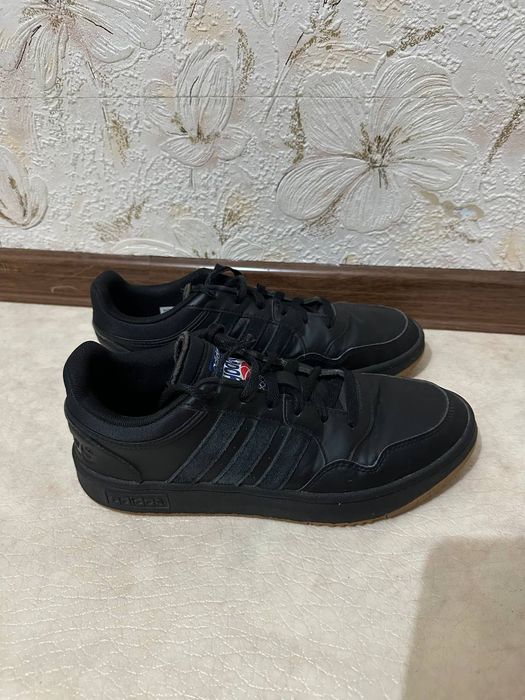 Оригінальні кросівки Adidas Hoops 3.0 чорні