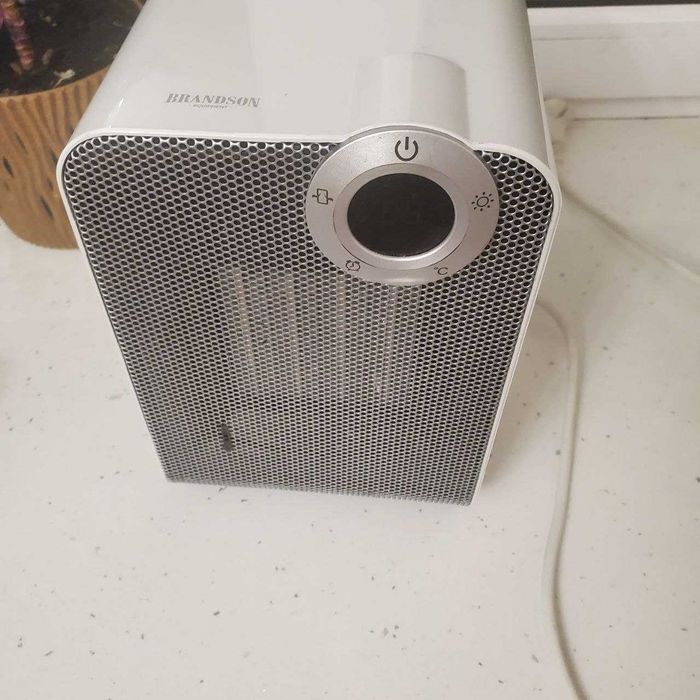 Керамічний тепловентилятор Brandson 1800W (IP21) з дисплеєм