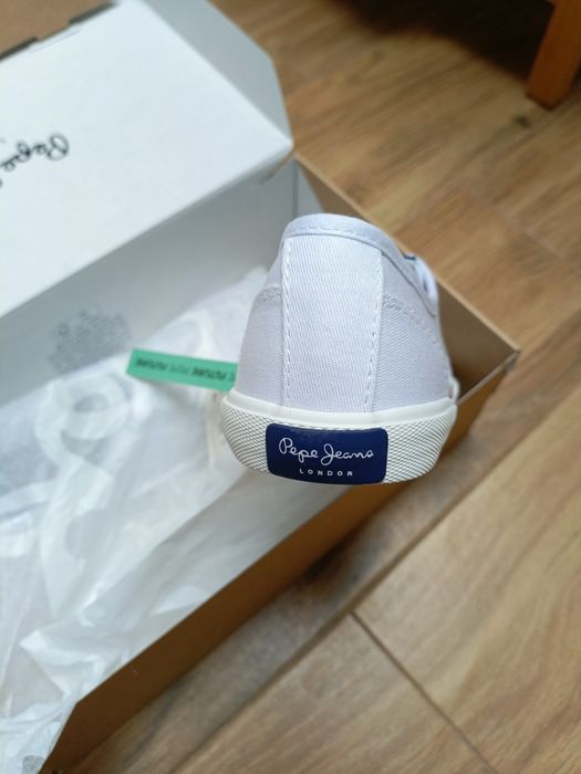 Białe trampki tenisówki Pepe Jeans London modne buty damskie