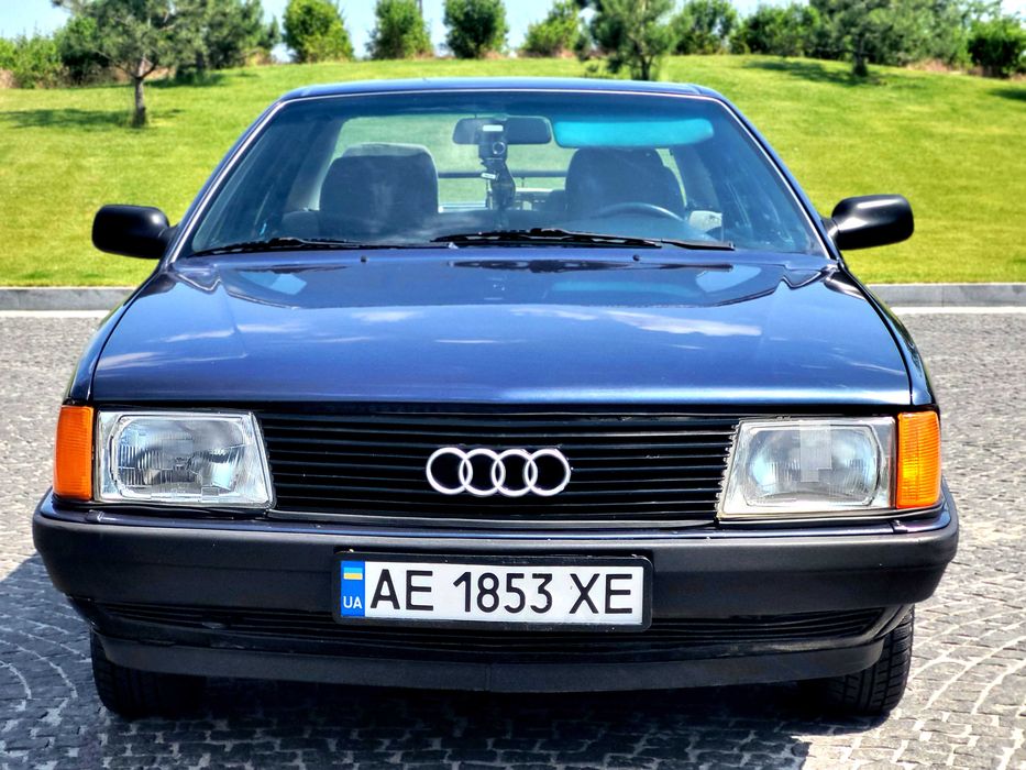 AUDI-100 C3- exclusive-Old Car