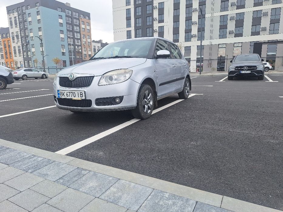 Продам автомобіль skoda fabia 1.4